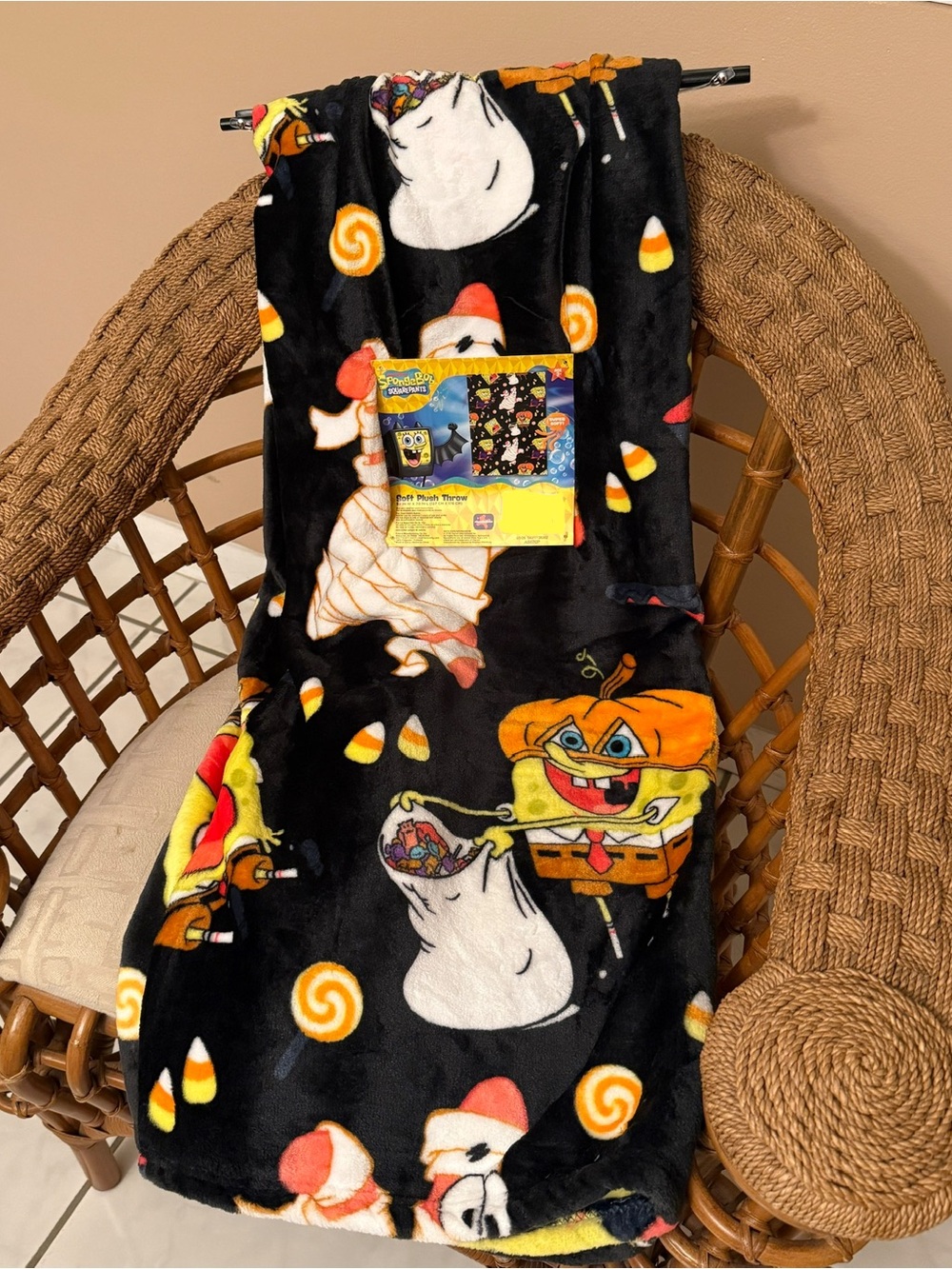 NWT Spongebob Squarepants Halloween Throw Blanket